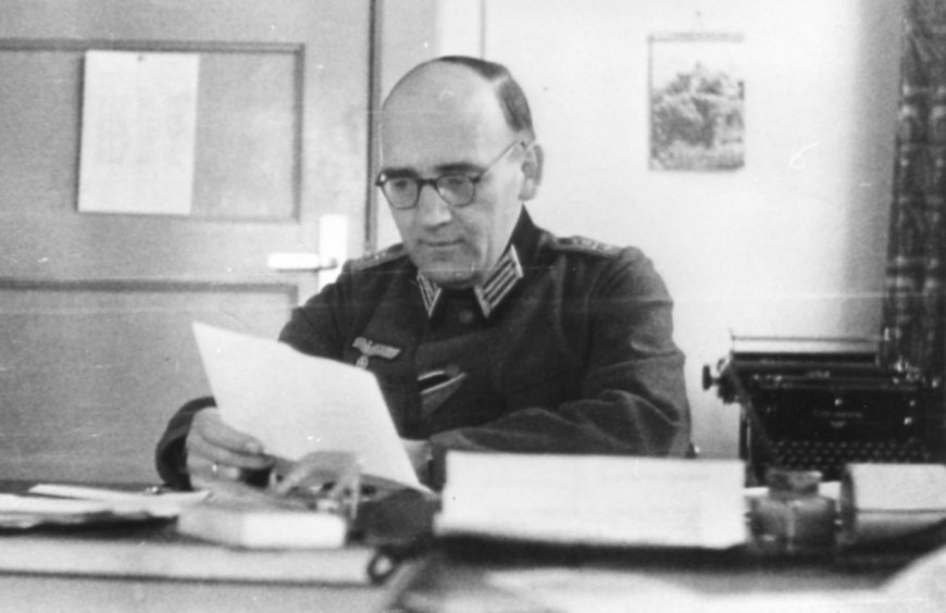 L 30 Offizier 2.Weltkr.jpg